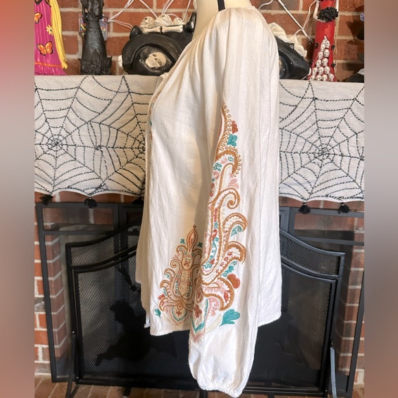 Savanna Jane White Blouse with Colorful Embroidery - Picture 5 of 8